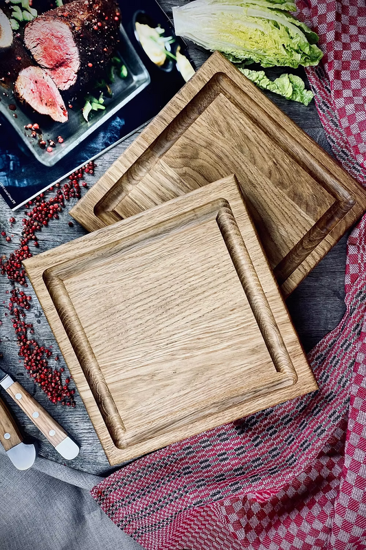 Steak board set of 2 made of solid oak in natural or dark with juicer