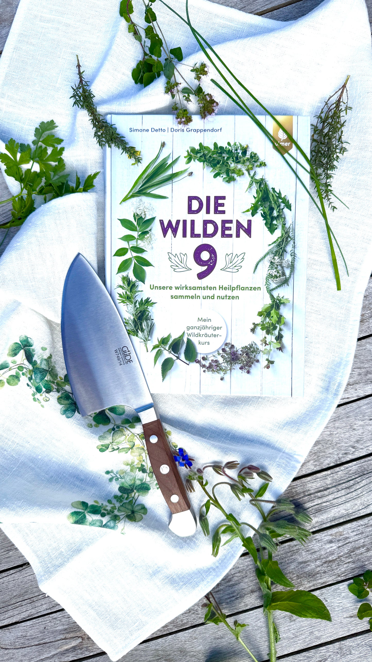 Gift set – book Wilde 9, linen cloth herbs & Güde herb knife