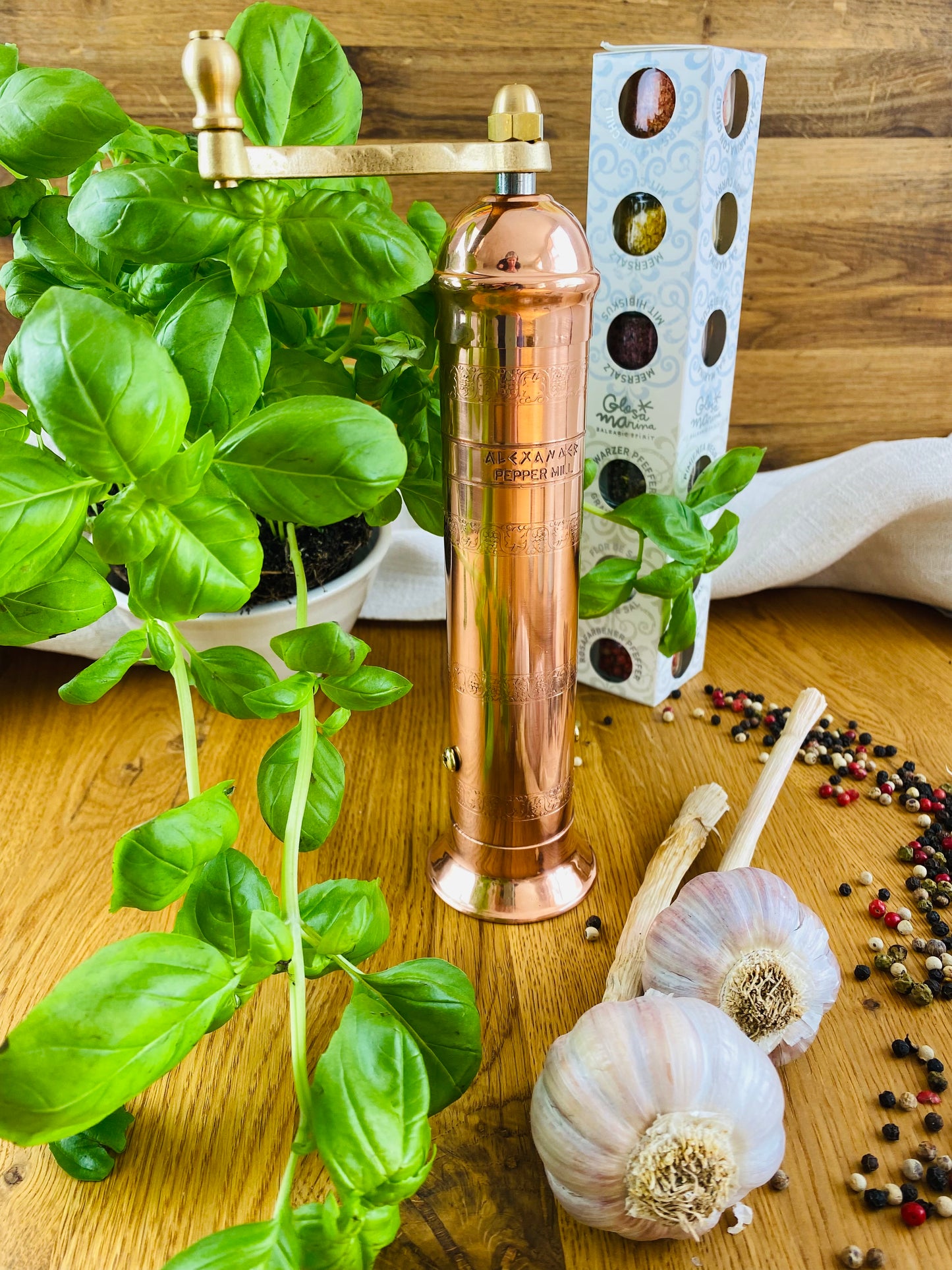 Geschenk-Set Gewürzmühle Kupfer handmade mit 6 Gewürzen im Glas