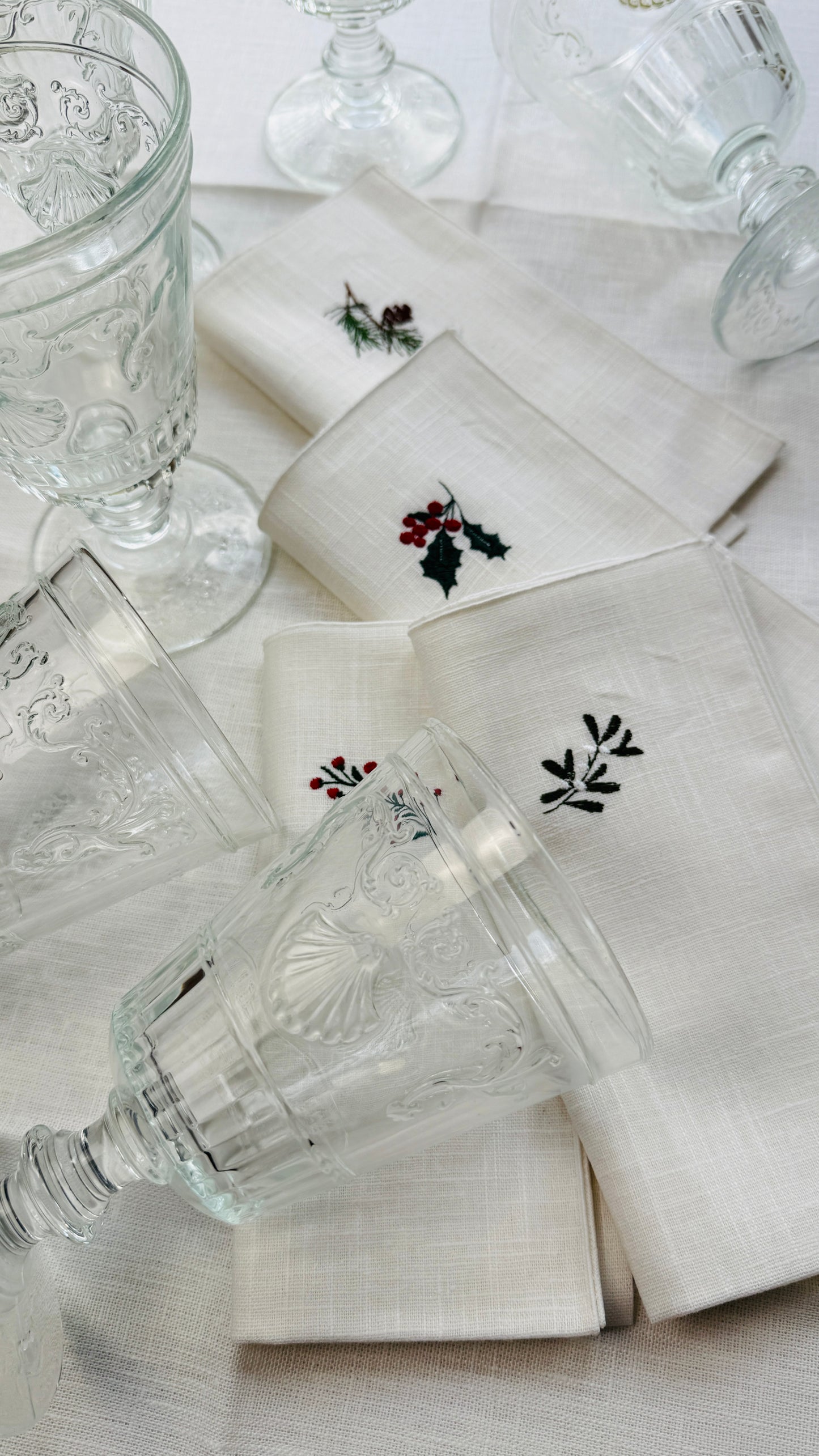 Geschenkset La Rochère Versailles 6 Gr. Weingläser & 4 Leinenservietten