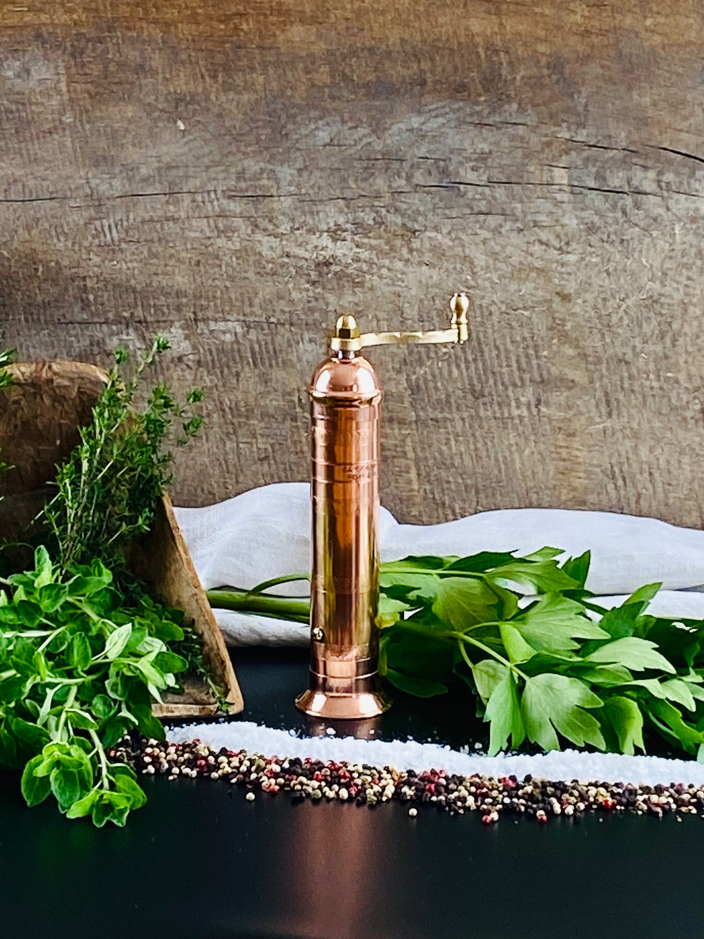 Metal spice mill in copper for salt, pepper, spices