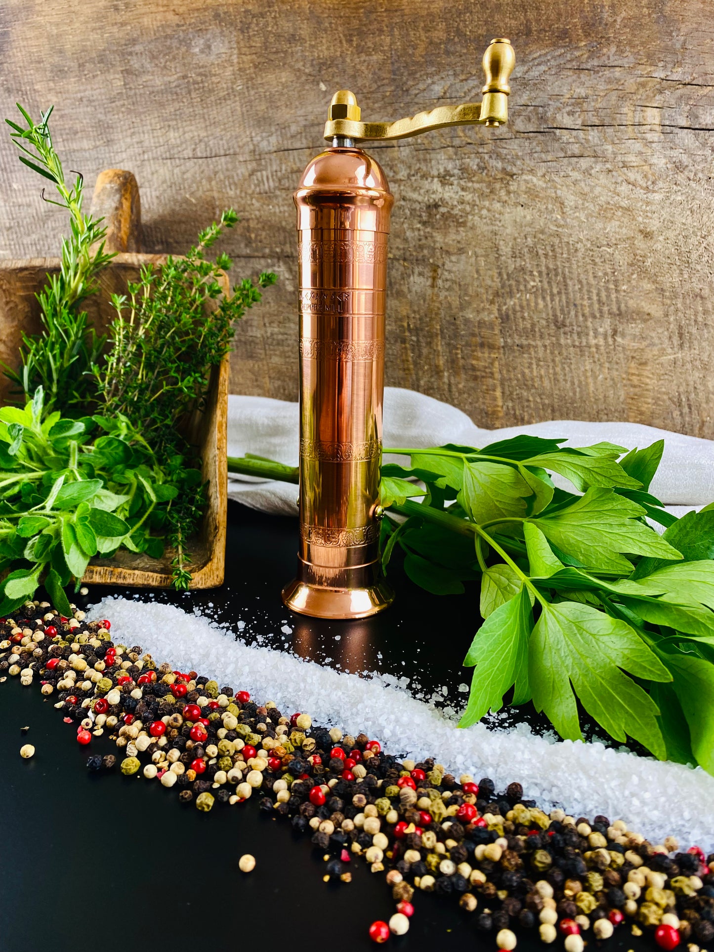 Gewürzmühle aus Metall in Kupfer für Salz, Pfeffer, Gewürze