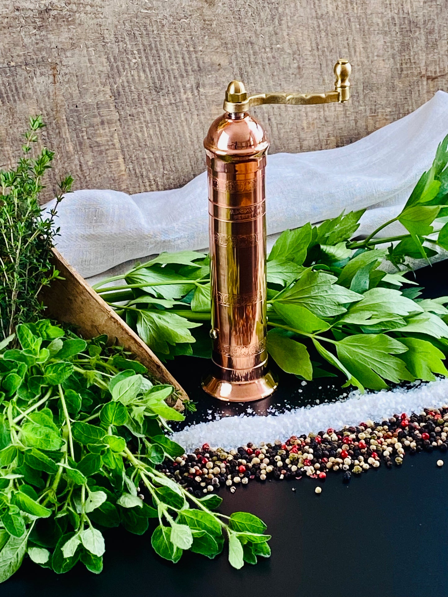 Metal spice mill in copper for salt, pepper, spices
