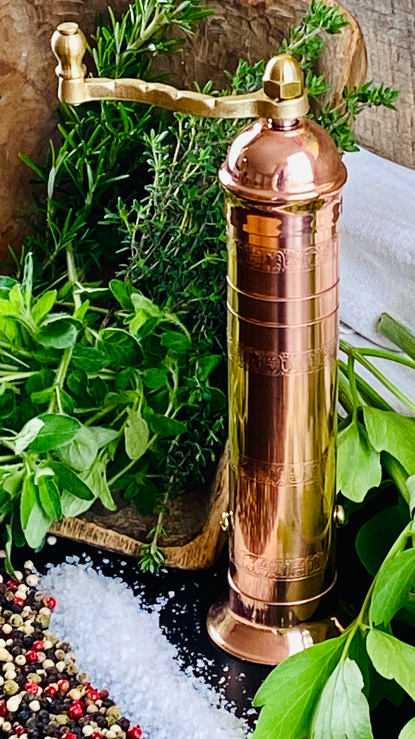 Metal spice mill in copper for salt, pepper, spices