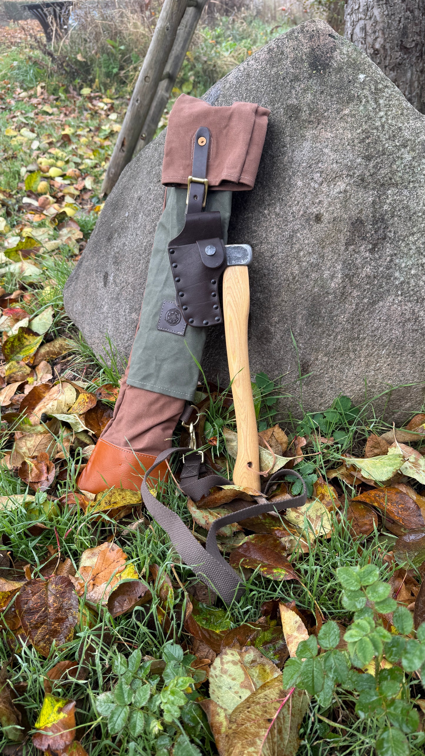 Geschenkset Krumpholz Jägerbeil & Journeyman Klapp-Säge und Tasche