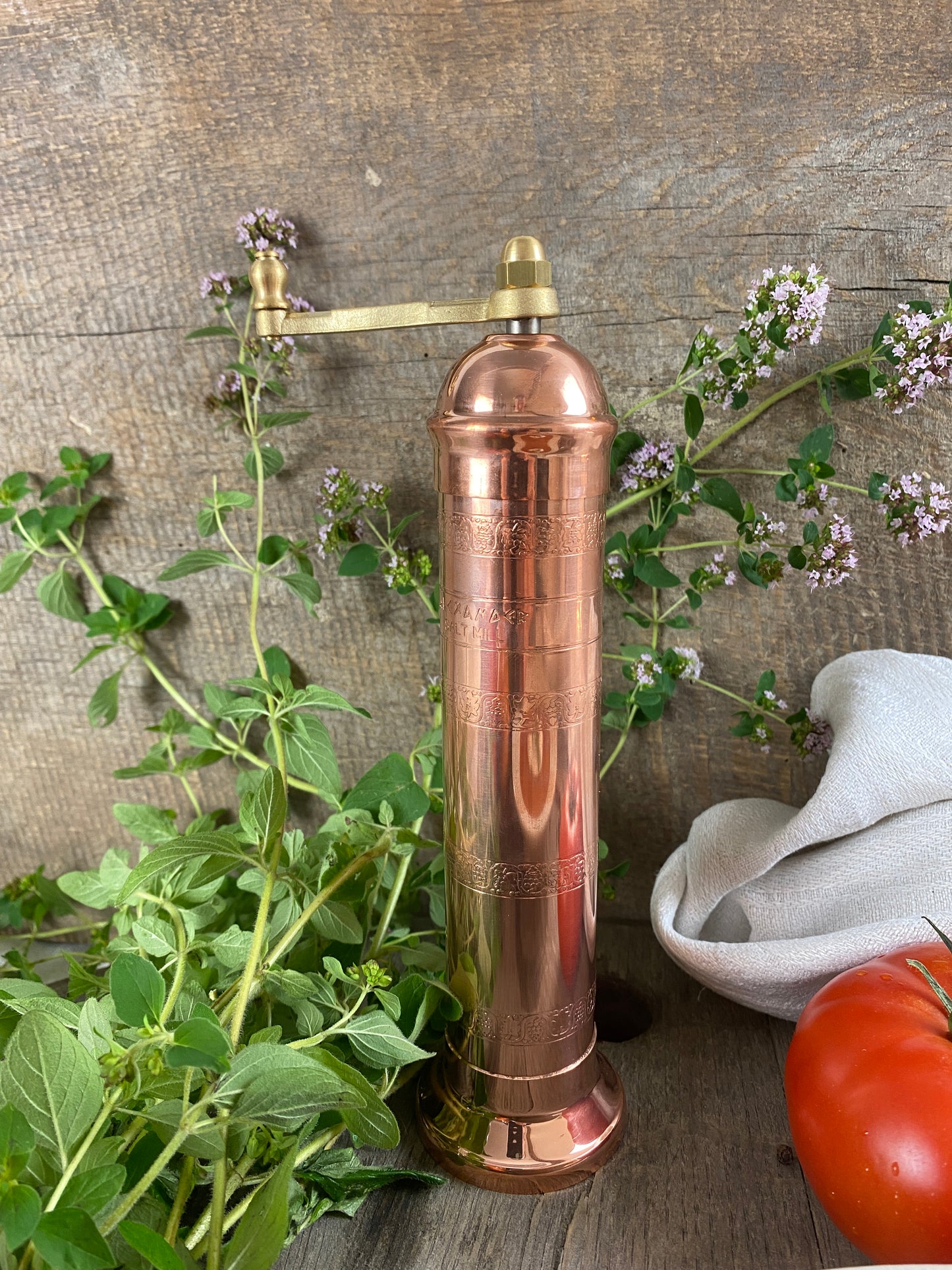 Gewürzmühle aus Metall in Kupfer für Salz, Pfeffer, Gewürze