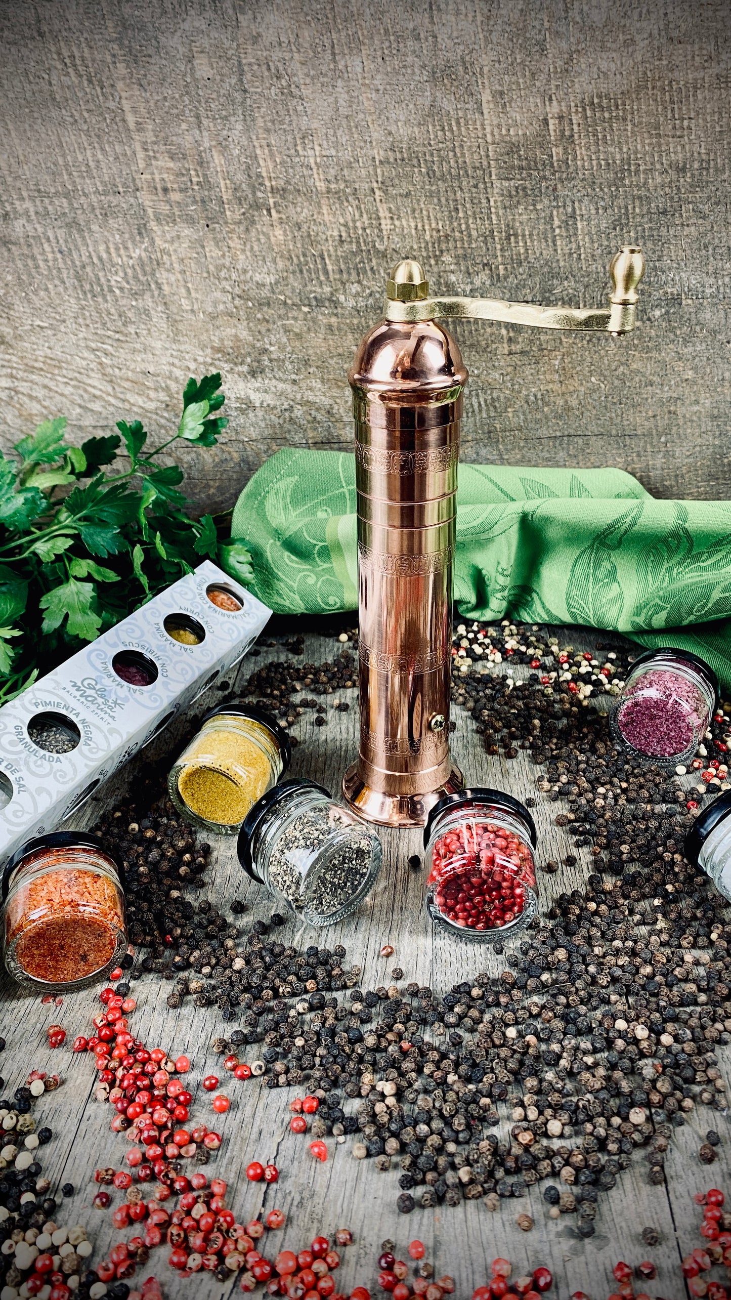 Geschenk-Set Gewürzmühle Kupfer handmade mit 6 Gewürzen im Glas