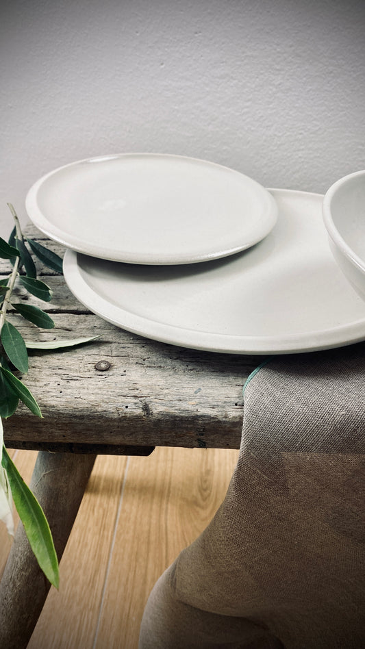 Hand-made set of 3 table series Classic from the Atelier Andrea
