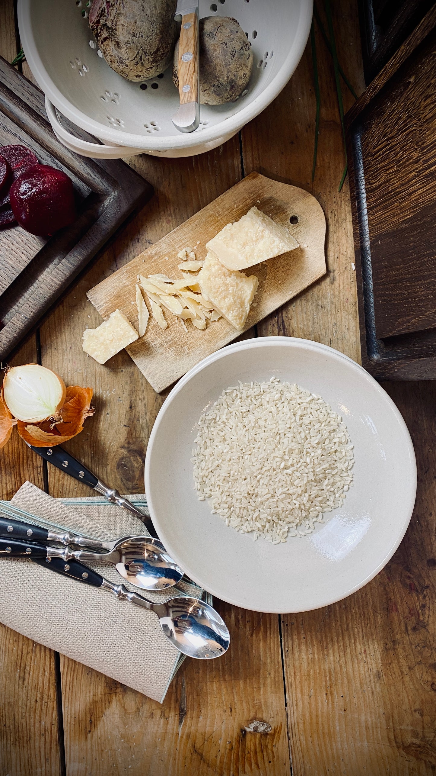 Hand-made set of 2 table series Classic deep plates from the Atelier Andrea