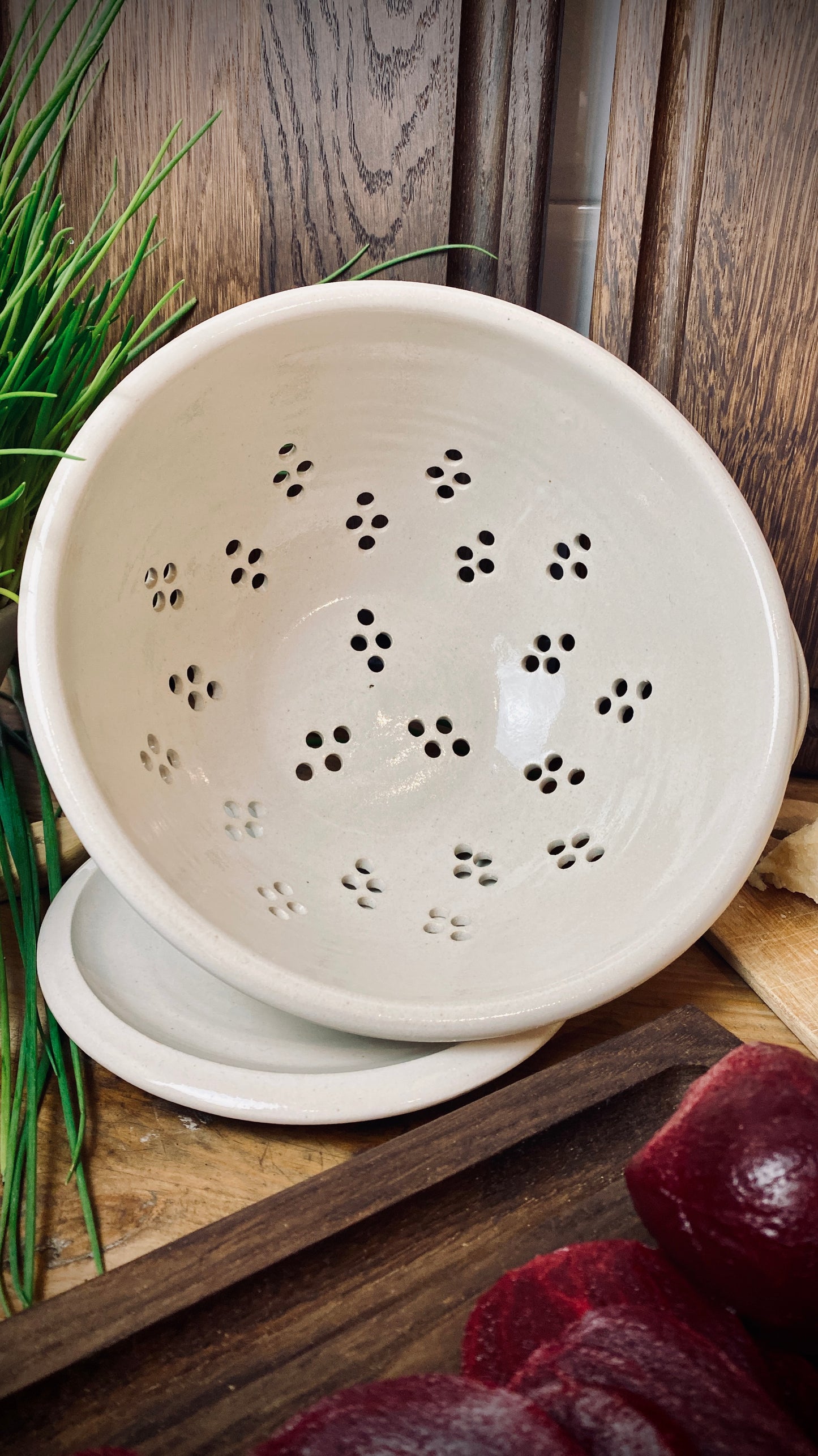 Sieve hand-made with saucer from the Atelier Andrea