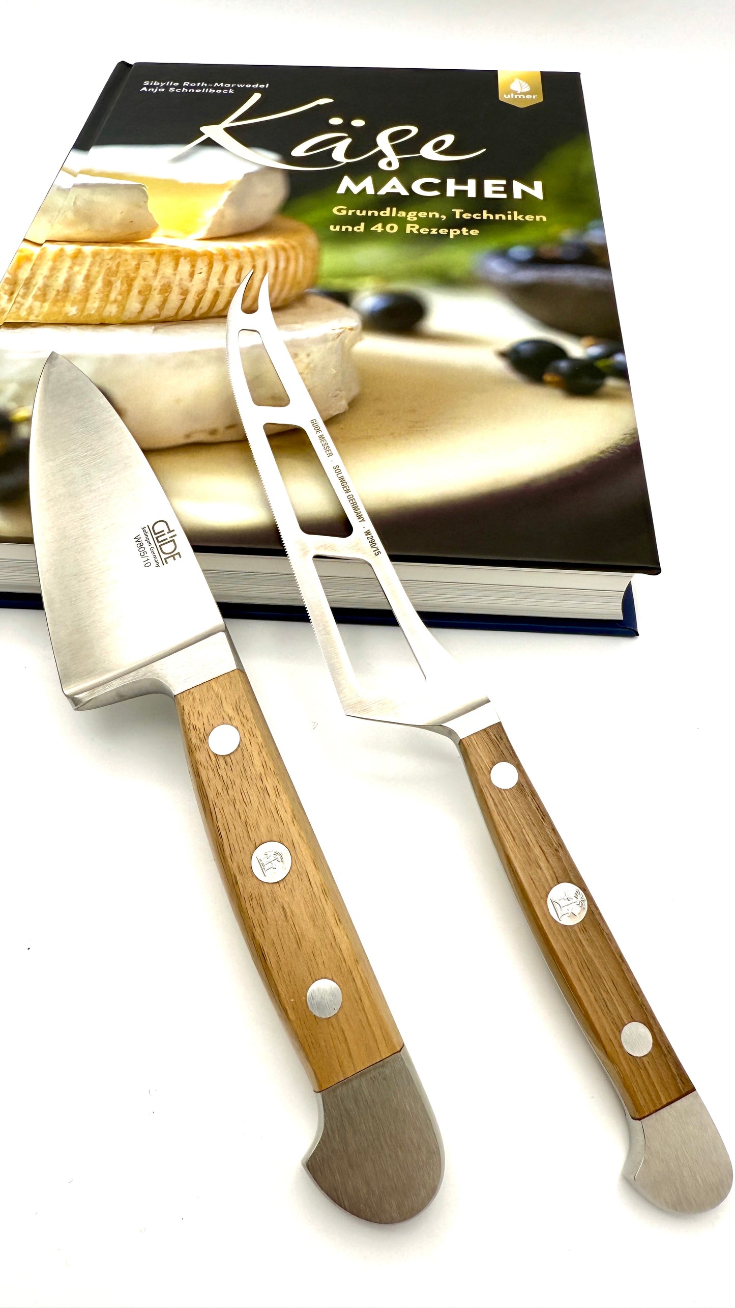 Geschenkset „Käse & Kulinarik“ – Buch „Käse machen“ & Geschenk-Box Hart-/Weichkäseset