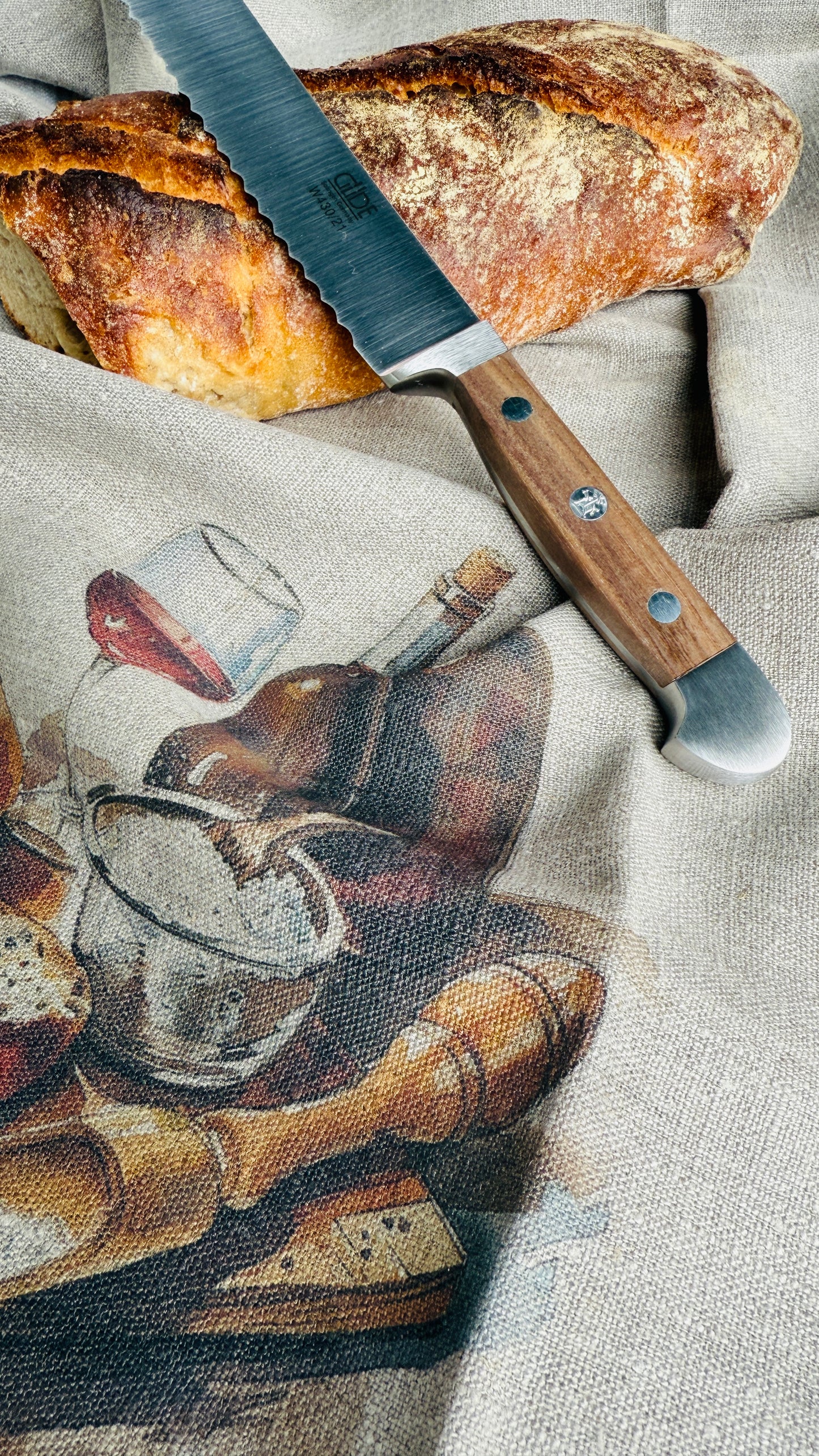 Geschenkset Leinentuch Wein & Brot mit Güde Brotmesser klein (ca. 21cm)