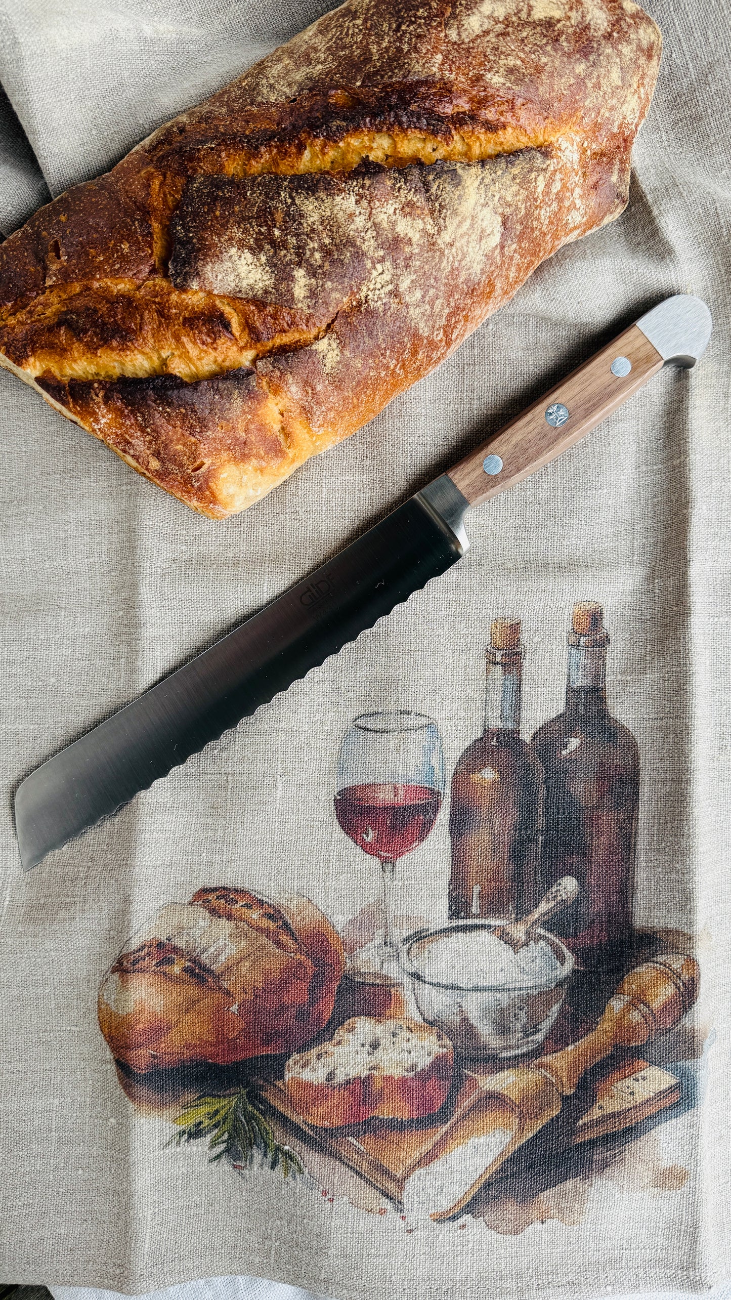 Geschenkset Leinentuch Wein & Brot mit Güde Brotmesser klein (ca. 21cm)