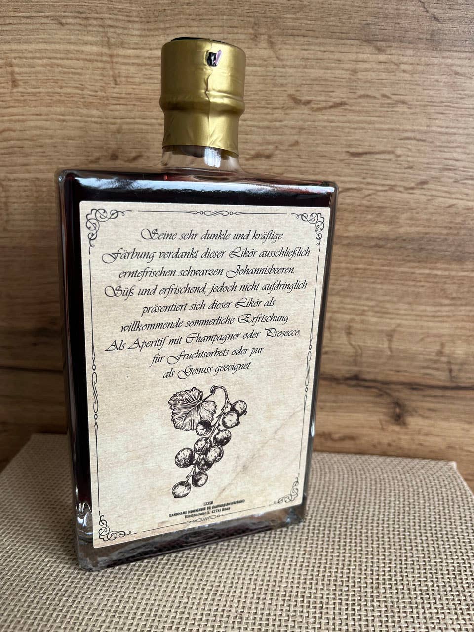 Handmade Moonshine - Schwarze-Johannisbeere-Likör, 18 % vol., 0,35 l