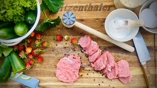 Knusprige Kalbsschnitzel mit frischem Frühlingssalat