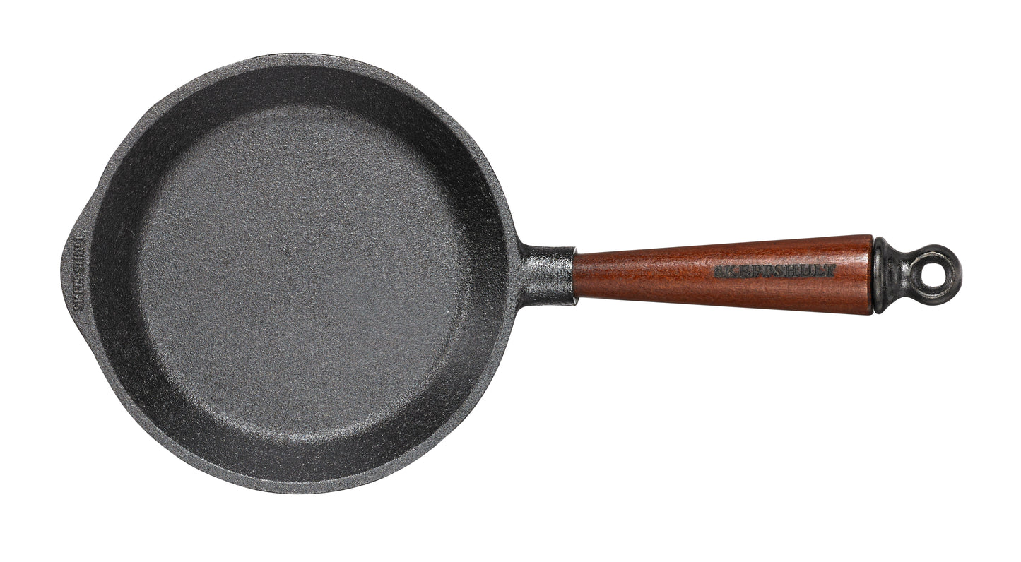 Bratpfanne aus Gusseisen 18 cm mit Holzgriff – Skeppshult