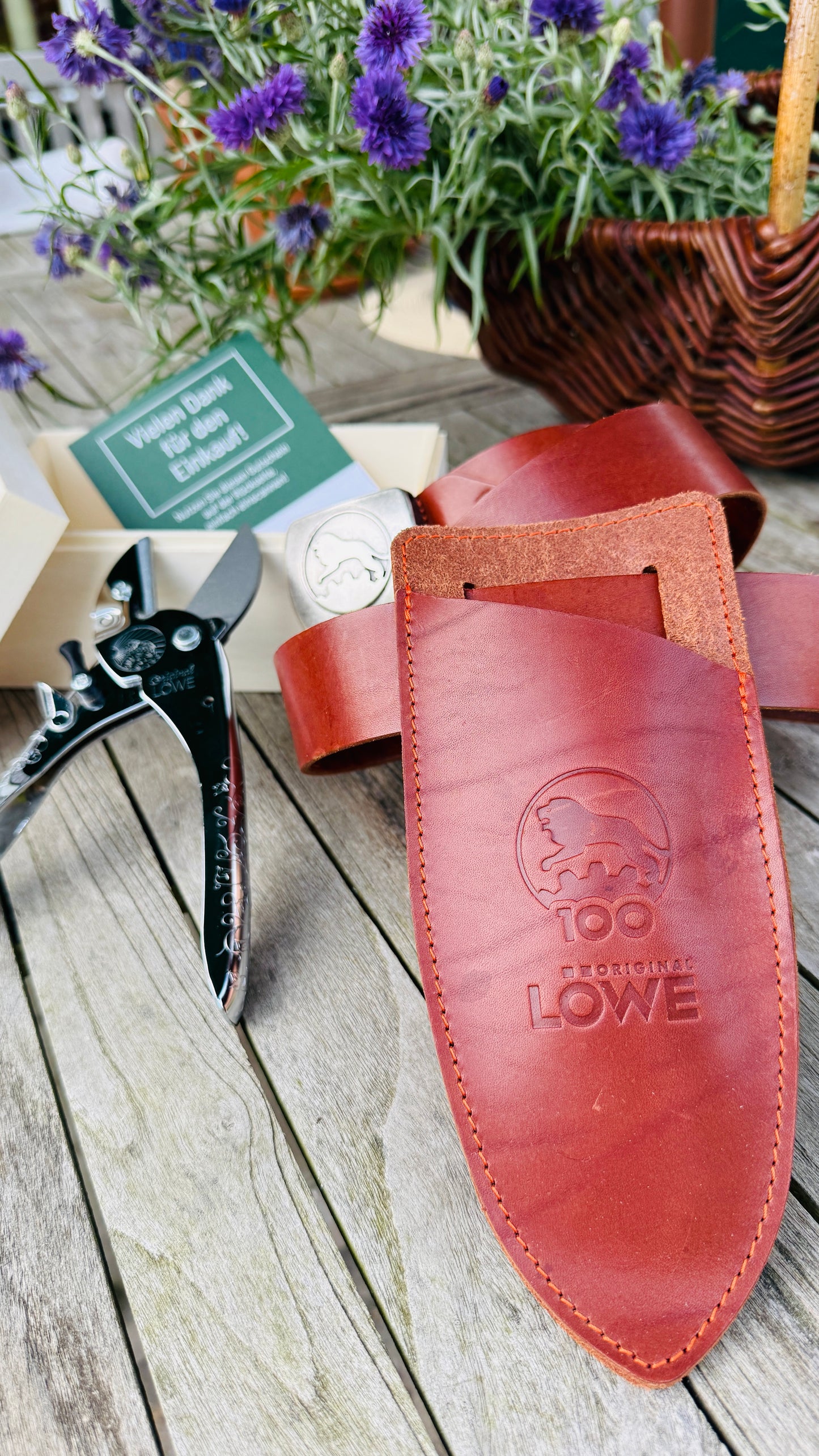 Geschenkset für ihn - Original Löwe 1.100 Amboss-Schere mit Lederholster, Universal-Ledergürtel und Holzbox