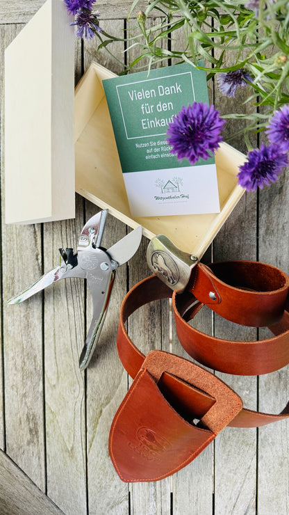 Geschenkset für ihn - Original Löwe 1.100 Amboss-Schere mit Lederholster, Universal-Ledergürtel und Holzbox