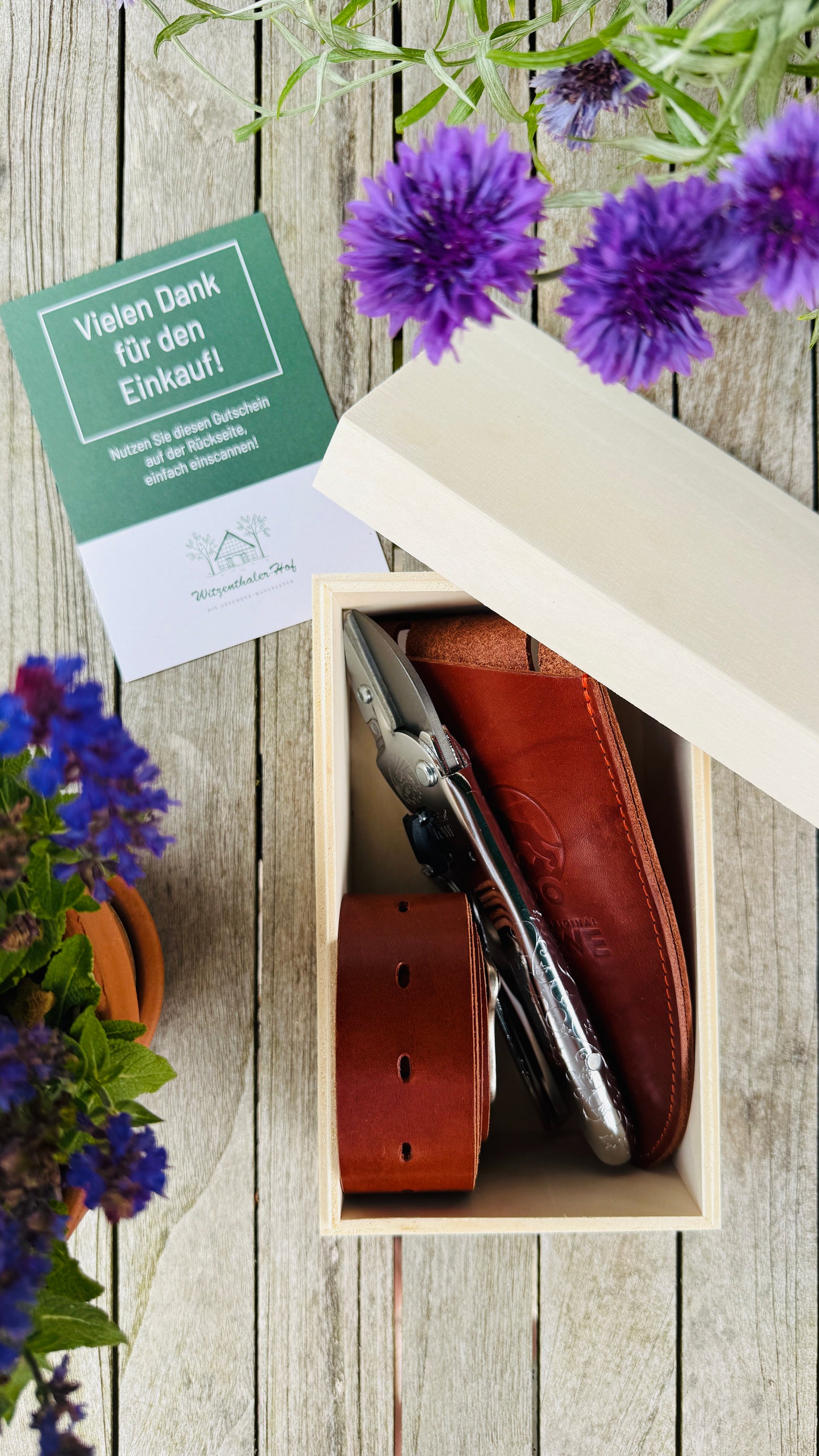 Geschenkset für ihn - Original Löwe 1.100 Amboss-Schere mit Lederholster, Universal-Ledergürtel und Holzbox