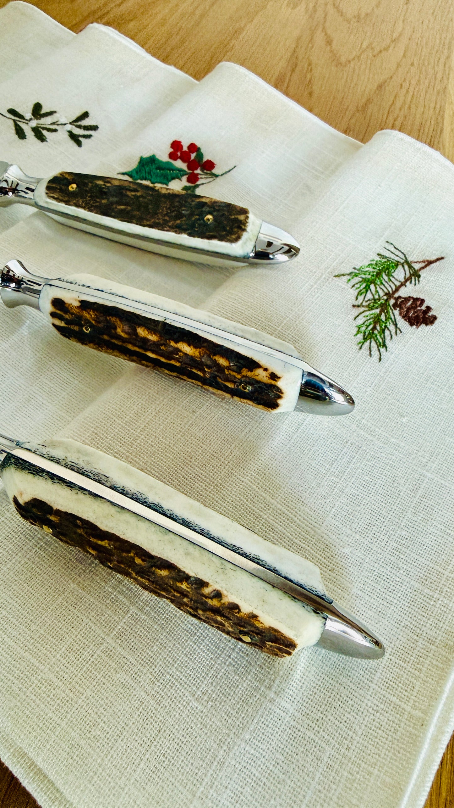 Oak leaves - dinner knife with stag horn handle