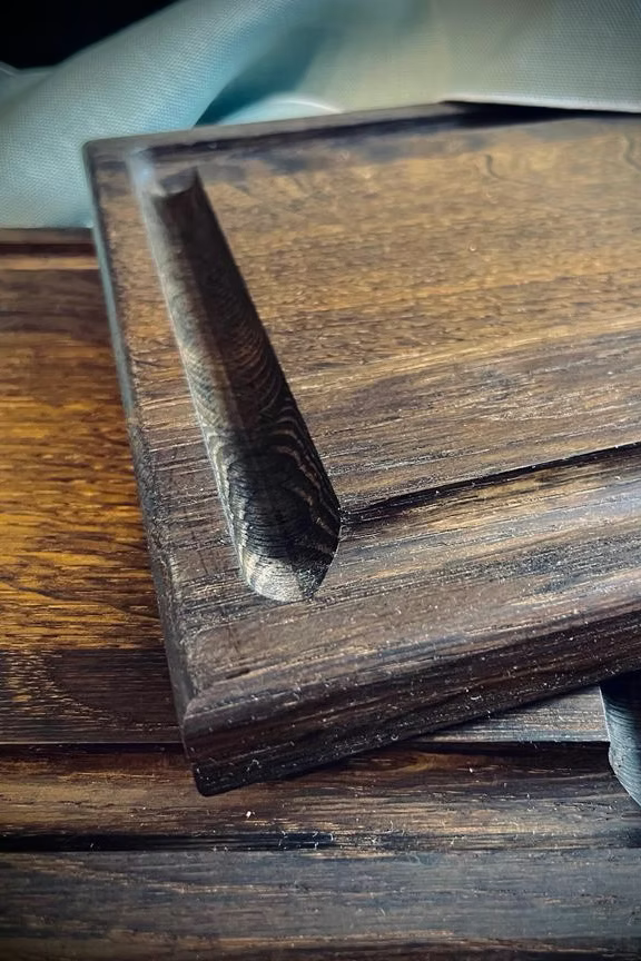 Steakbrett 2er Set aus massiver Eiche in dunkel oder natur mit Saftrille