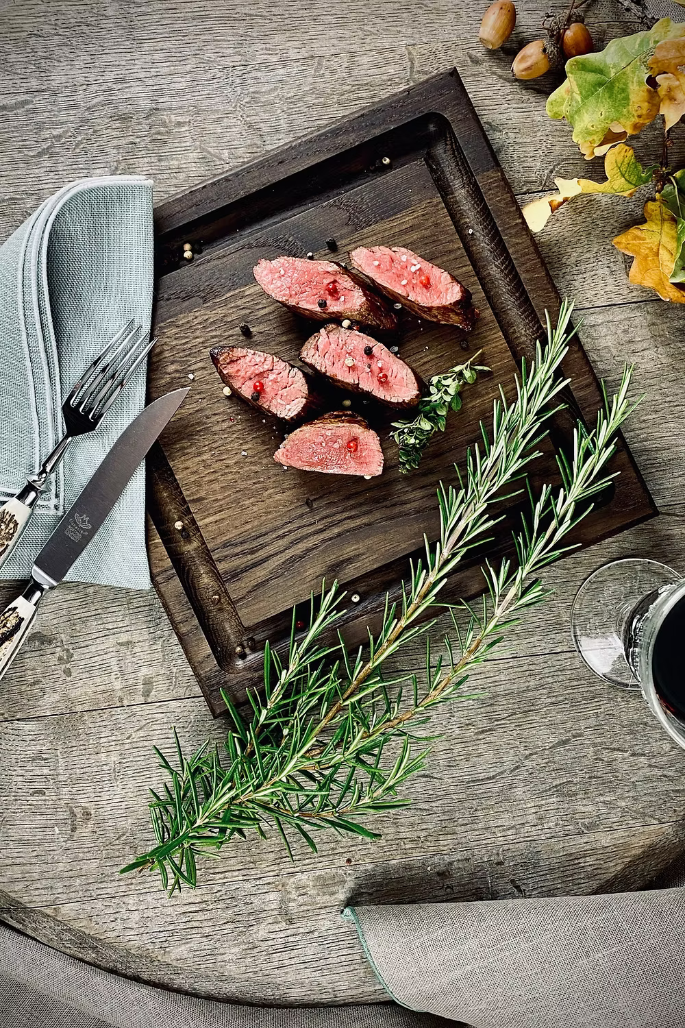Steakbrett 2er Set aus massiver Eiche in dunkel oder natur mit Saftrille