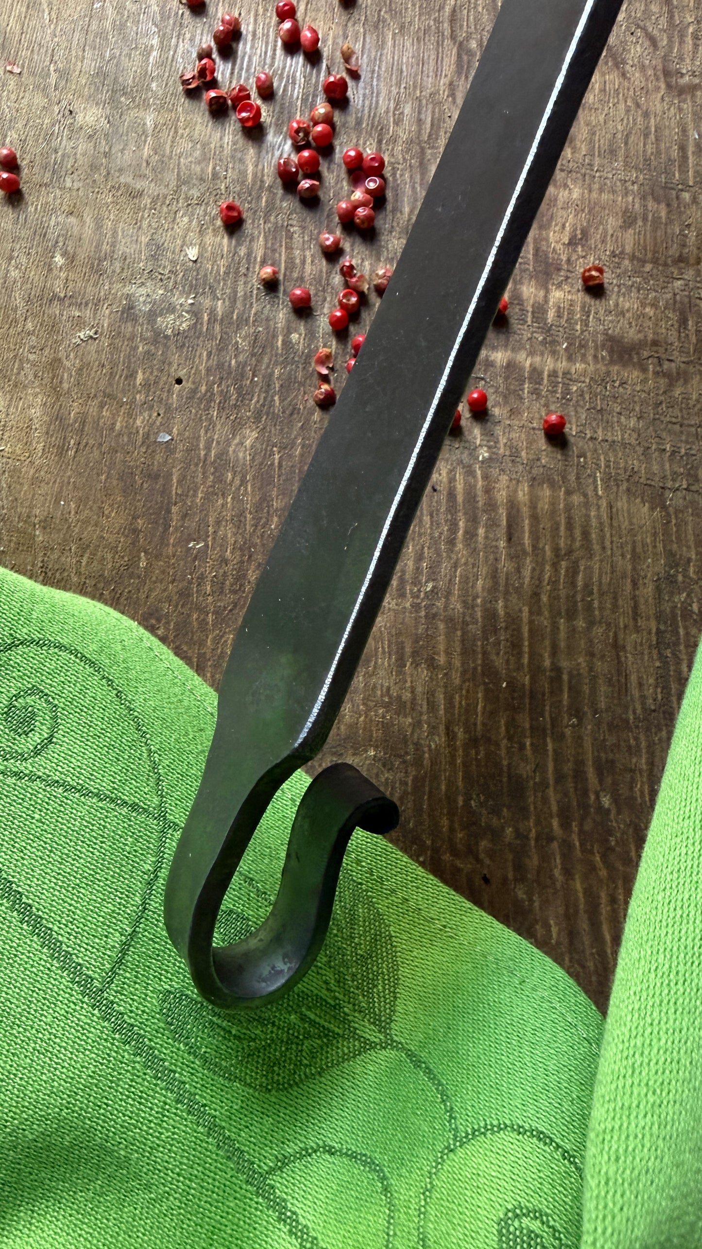 Pfanne mit geschmiedetem Hakenstiel und Gegengriff