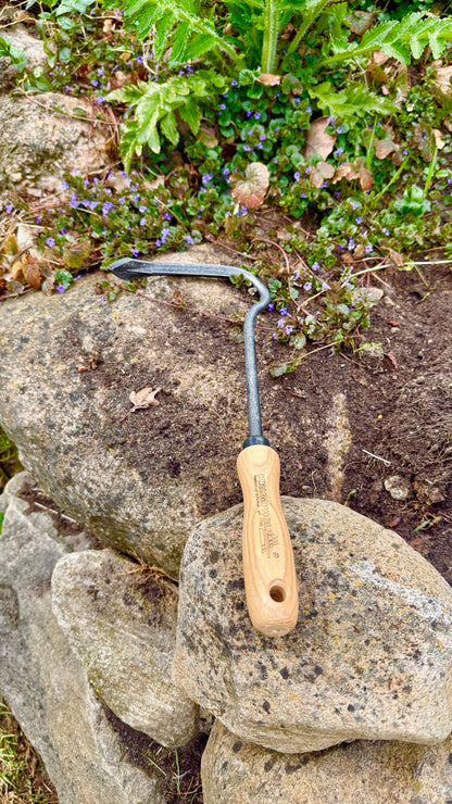 Krumpholz – Sauzahn mit 14 cm Eschengriff ca. 38 cm Gesamtlänge – Nr. 1307