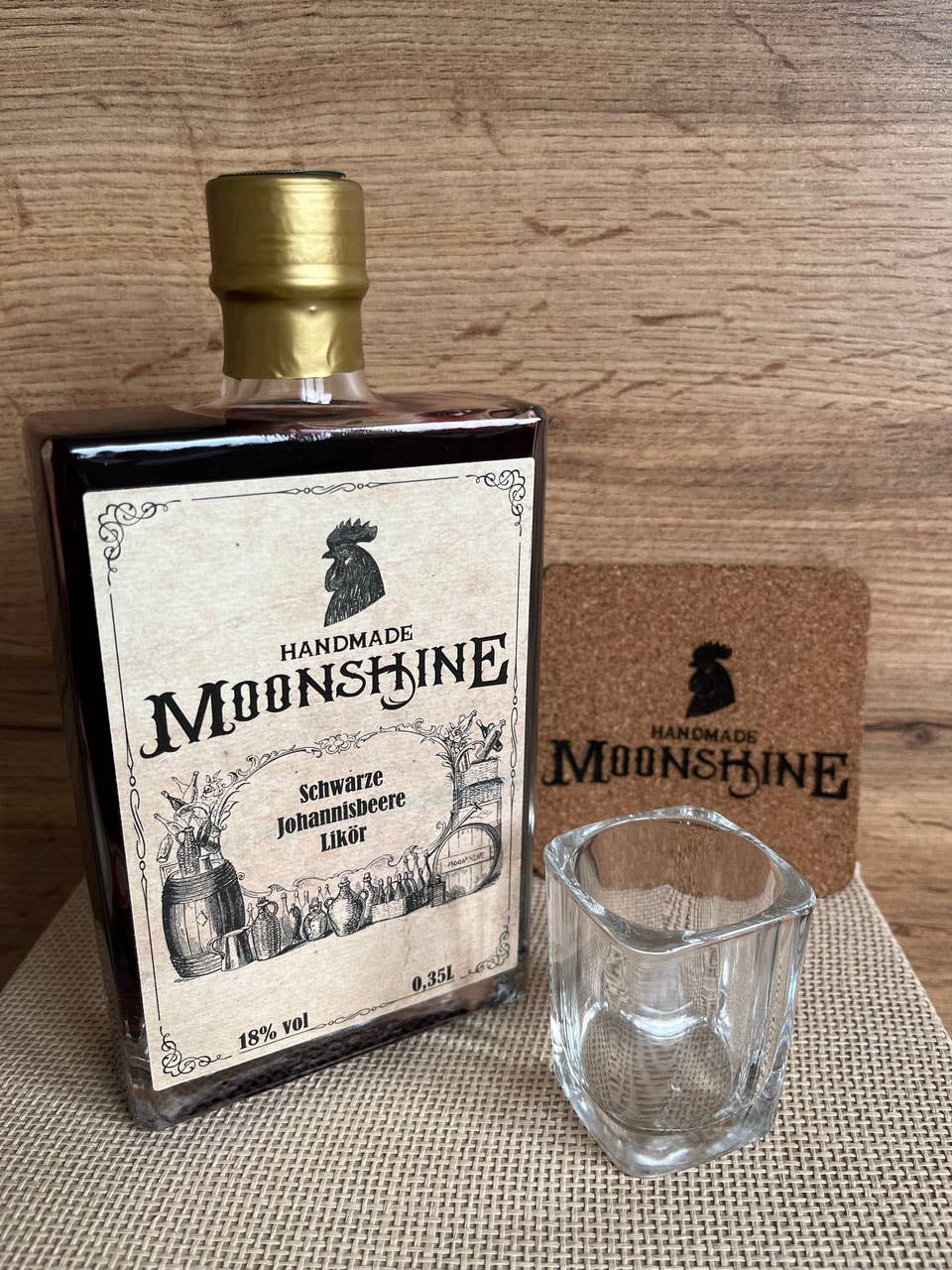 Handmade Moonshine - Schwarze-Johannisbeere-Likör, 18 % vol., 0,35 l