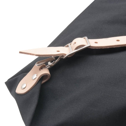 Jagdrucksack aus Stoff mit Echtlederriemen