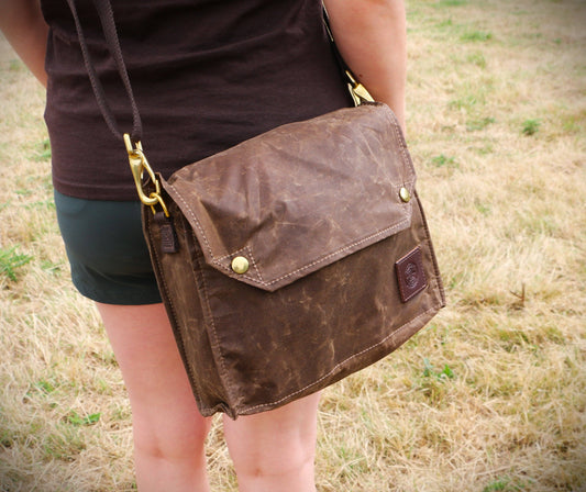 Women's canvas shoulder bag