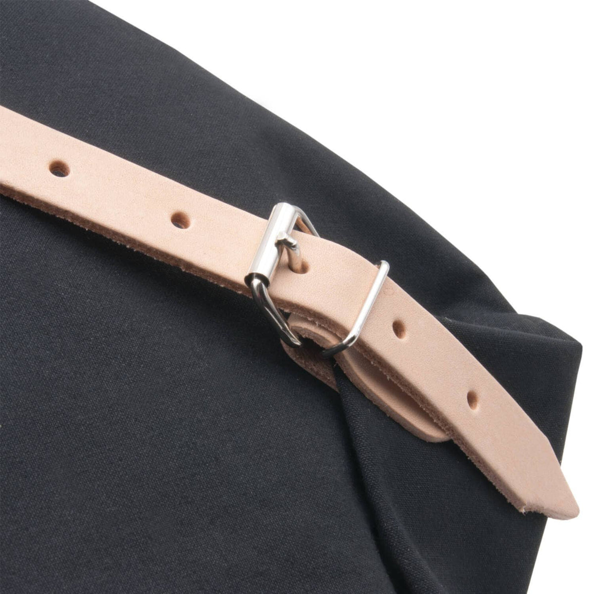 Jagdrucksack aus Stoff mit Echtlederriemen
