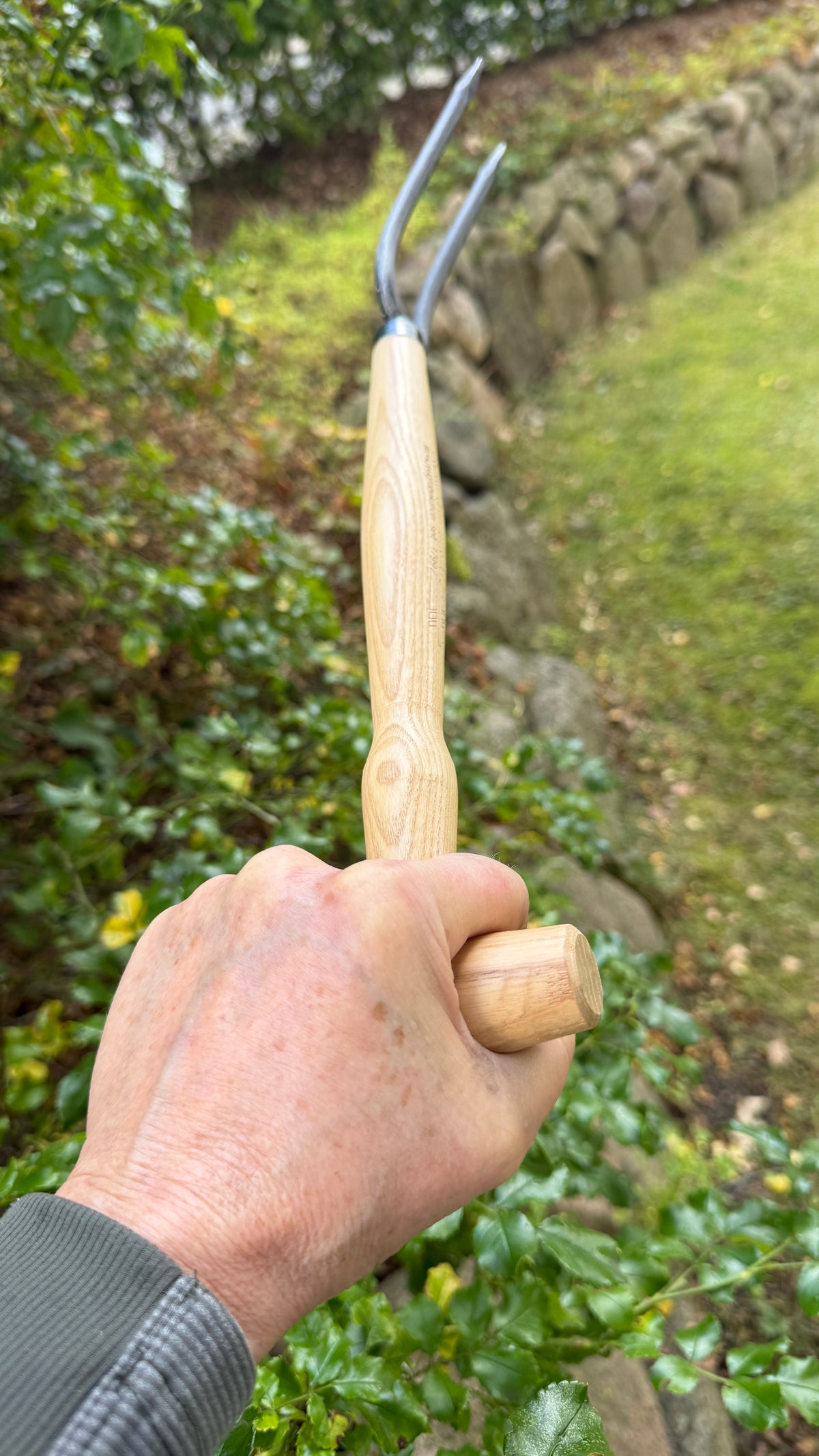 Krumpholz – Rosengabel mit T-Stiel in Esche – Nr. 1444