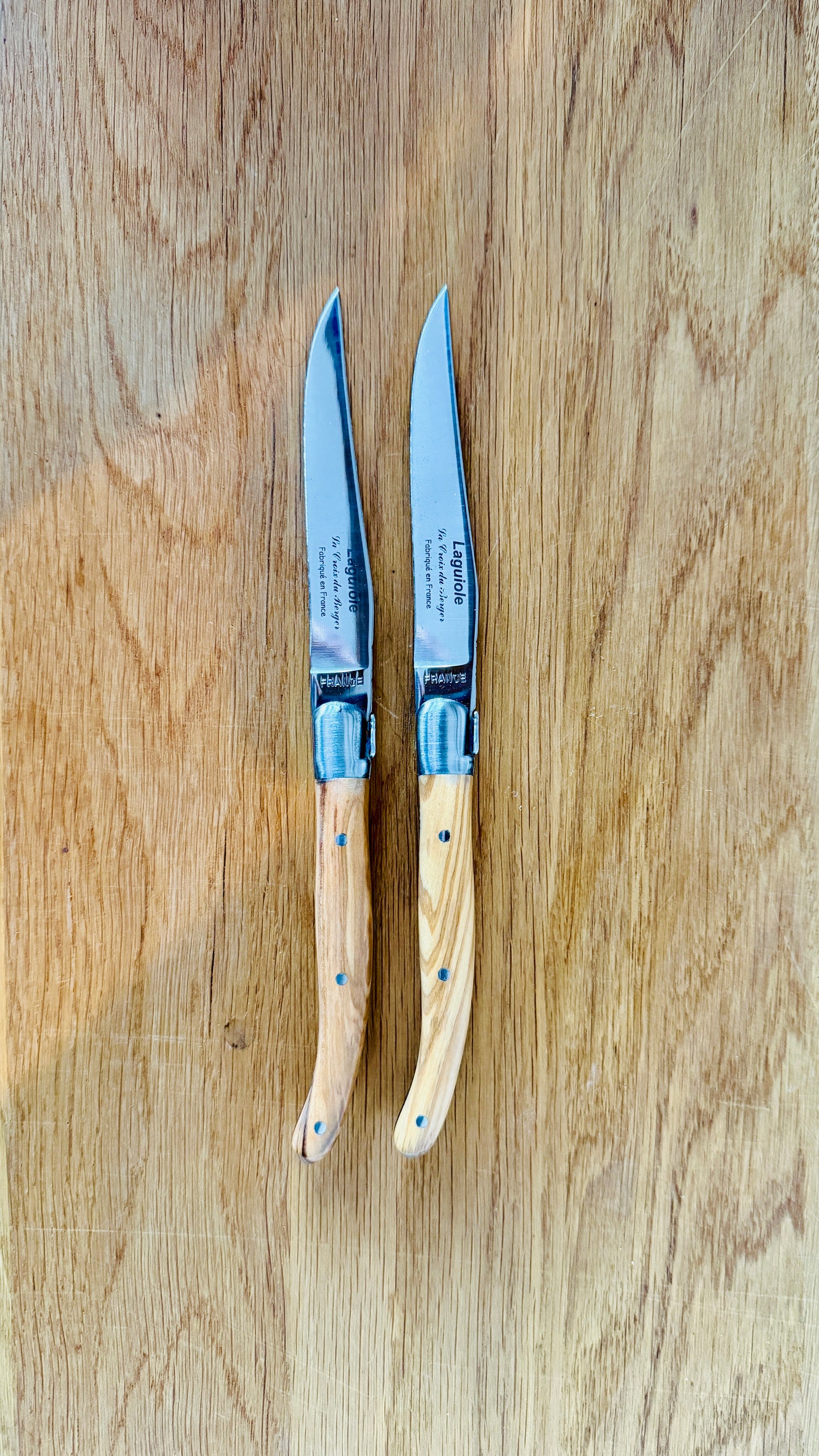 Laguiole Steakmesser 2er - Set aus Eichenholz