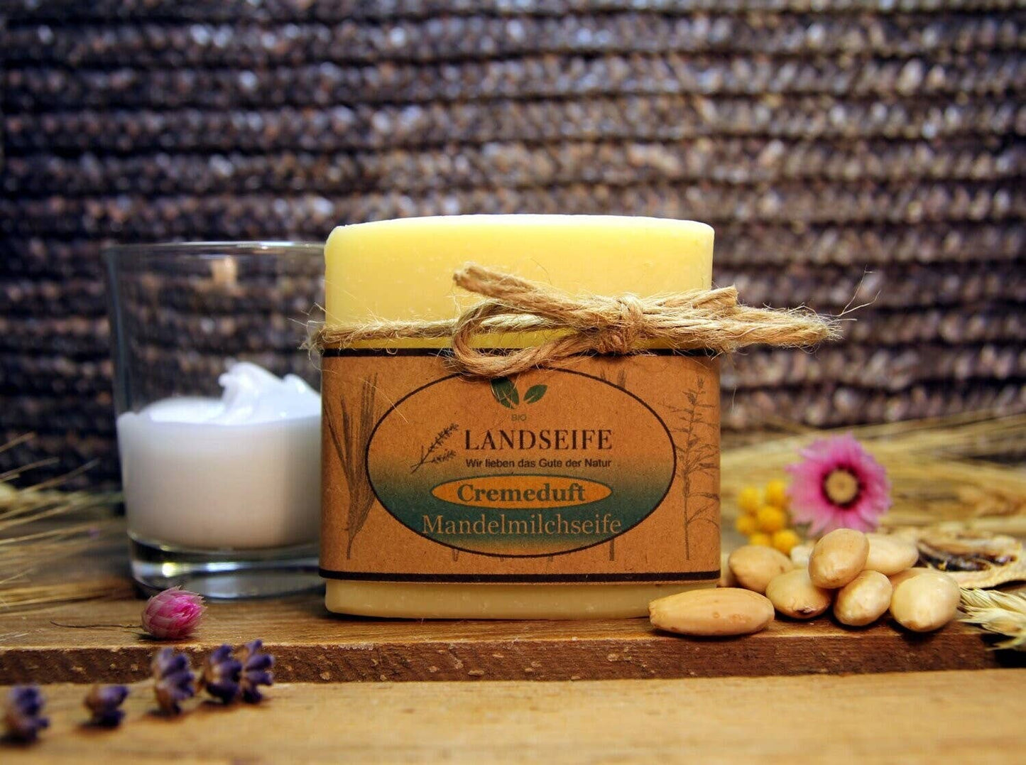 Bio Naturseife - Mandelmilchseife mit Cremeduft