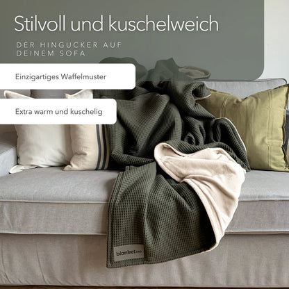Blanketino Kuscheldecke "Vollkommen" Waldgrün · Sandweiß XL · 210x145