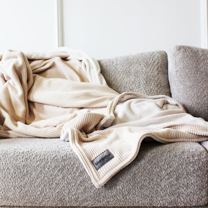 Blanketino Kuscheldecke mit Baumwollstrick · Creme· Sandweiß XL · 210x145