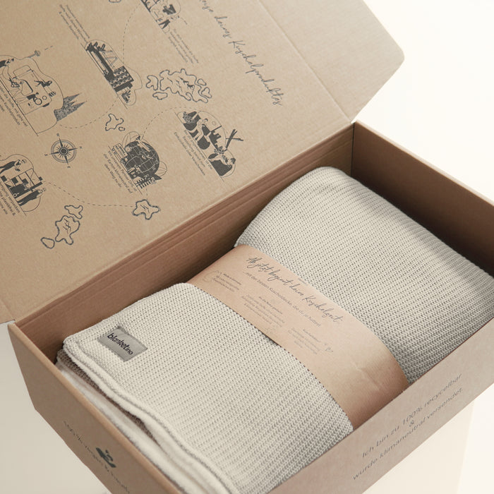 Blanketino Kuscheldecke mit Baumwollstrick · Creme· Sandweiß XL · 210x145