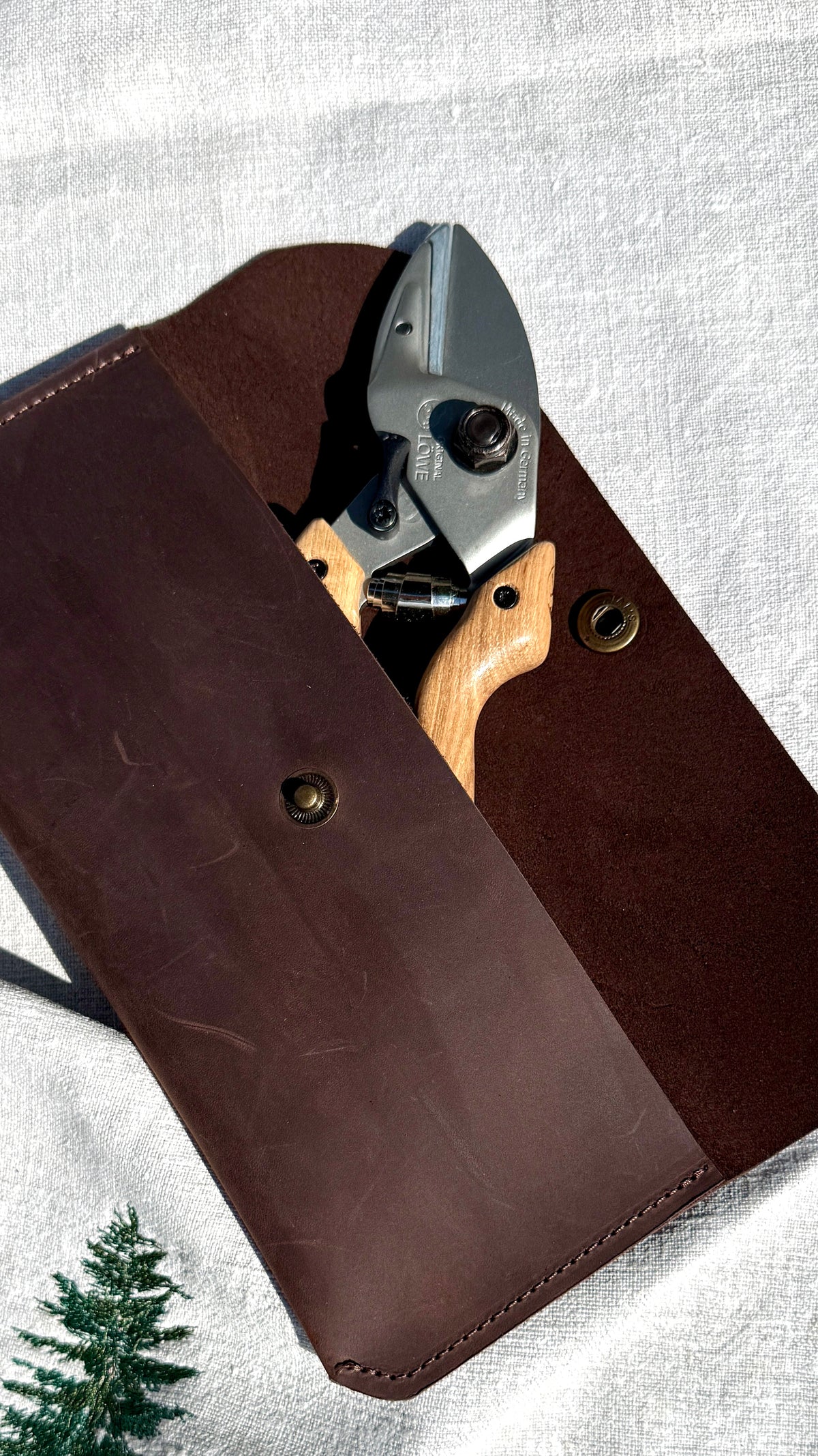 Original Löwe 6.107 anvil scissors natural real wood handle