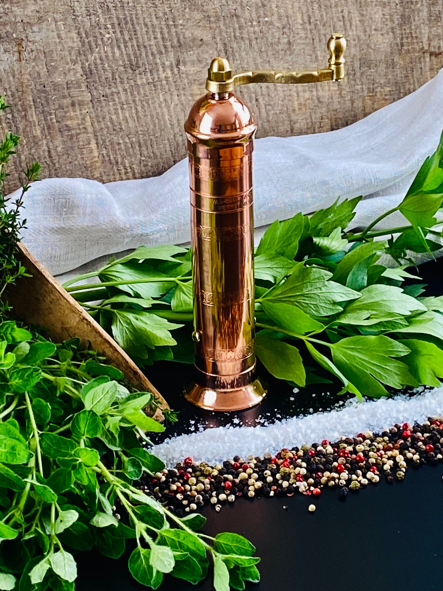 Gewürzmühle aus Metall in Kupfer für Salz, Pfeffer, Gewürze