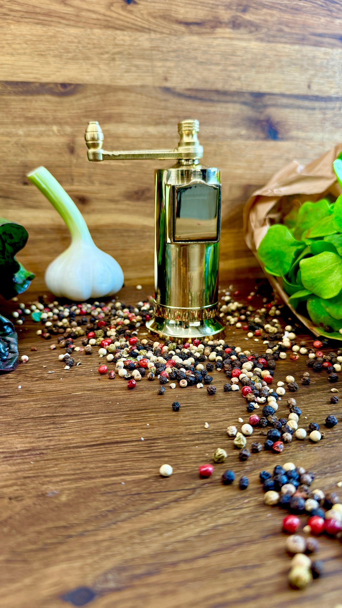 Pfeffermühle aus massivem Metall Messing