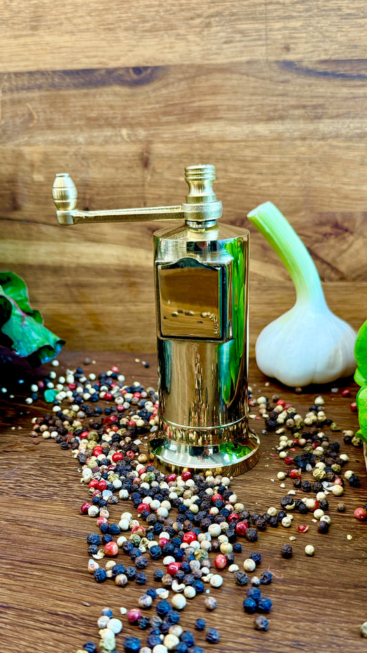 Pfeffermühle aus massivem Metall Messing