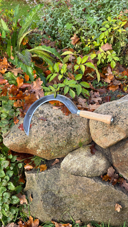 Krumpholz Gartensichel, klein – geschmiedet mit Eschengriff