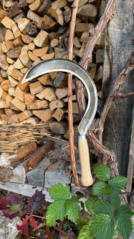 Krumpholz Gartensichel, klein – geschmiedet mit Eschengriff
