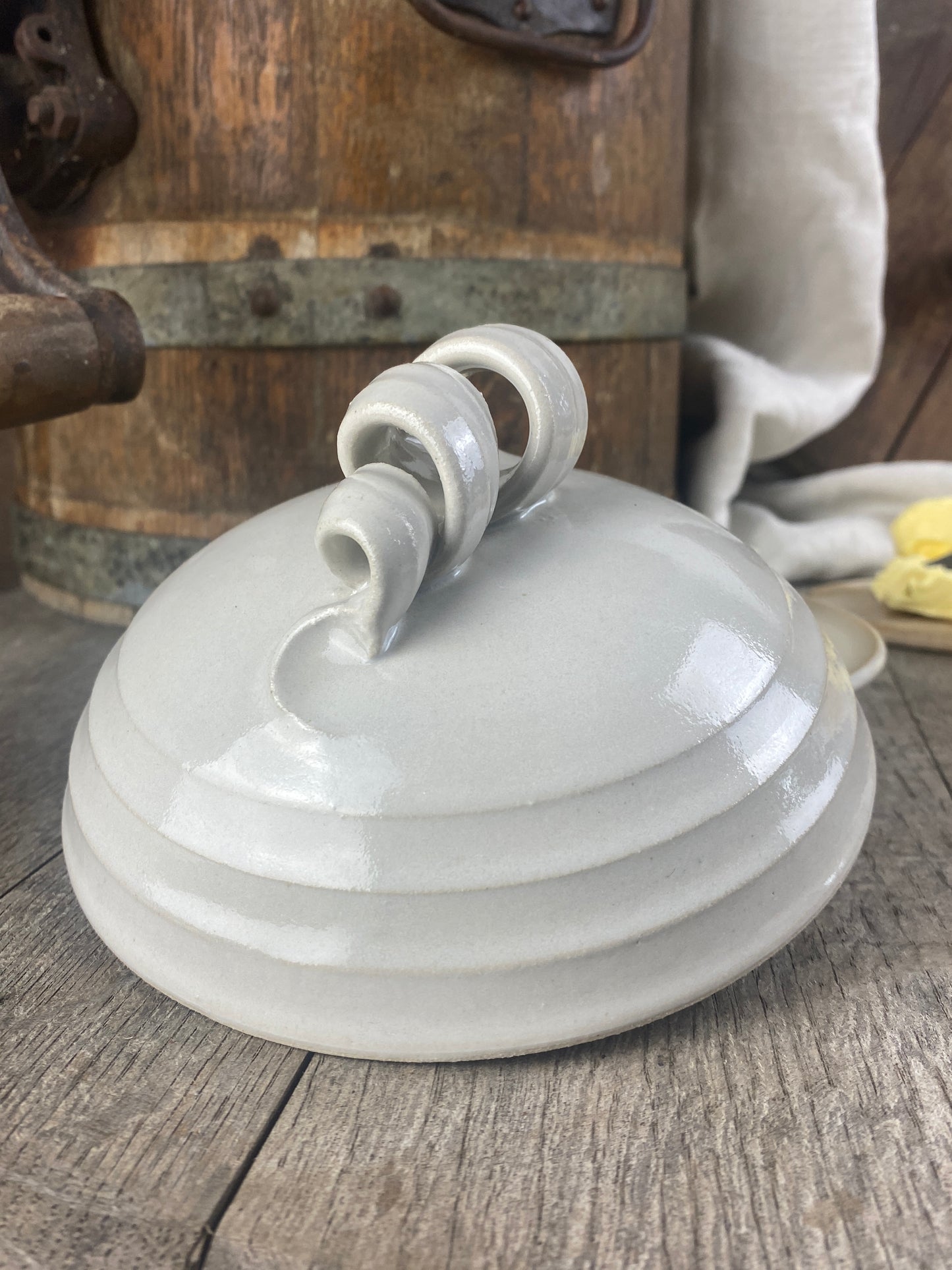 Butterglocke handgetöpfert aus Keramik
