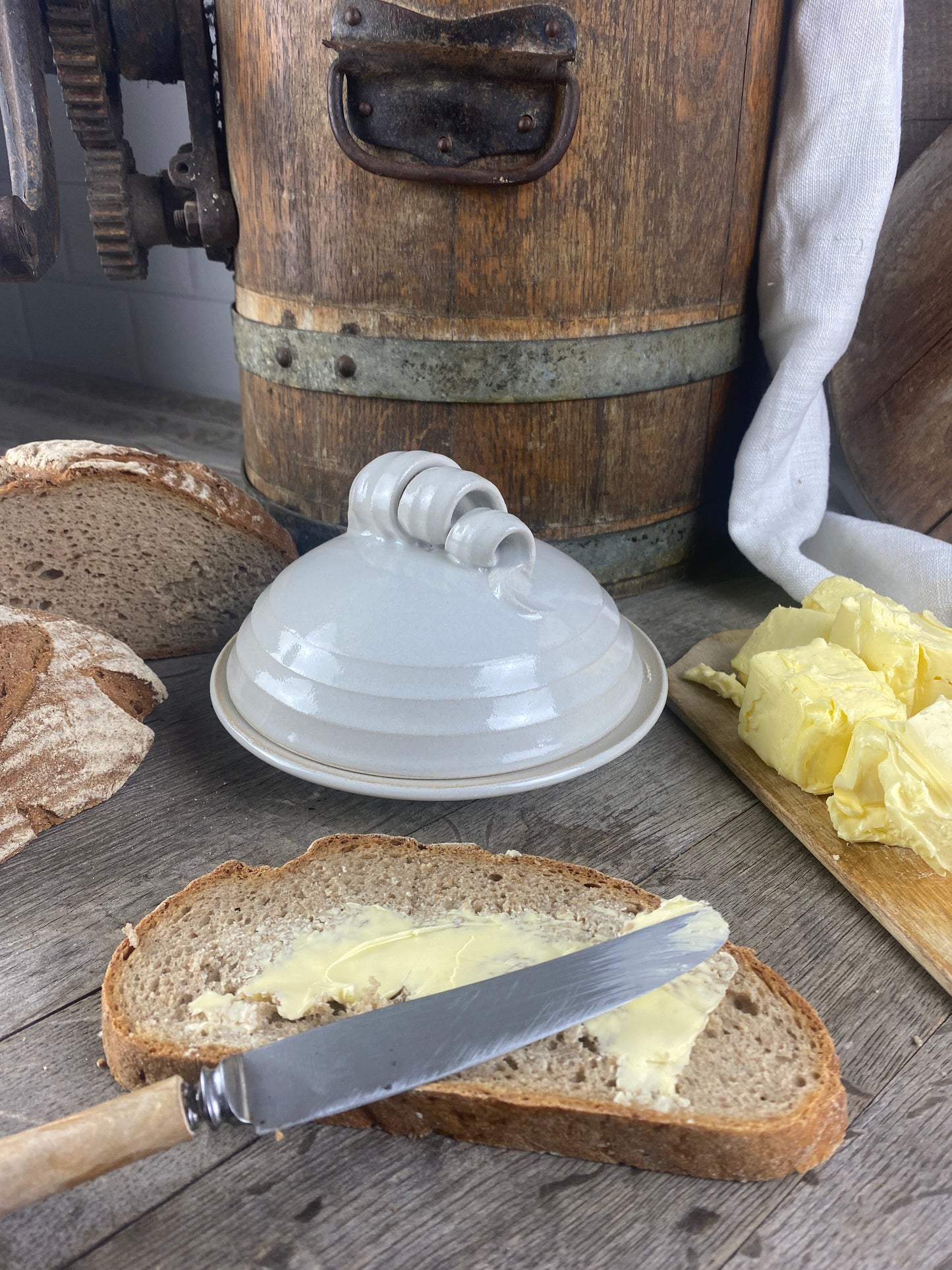 Butterglocke handgetöpfert aus Keramik
