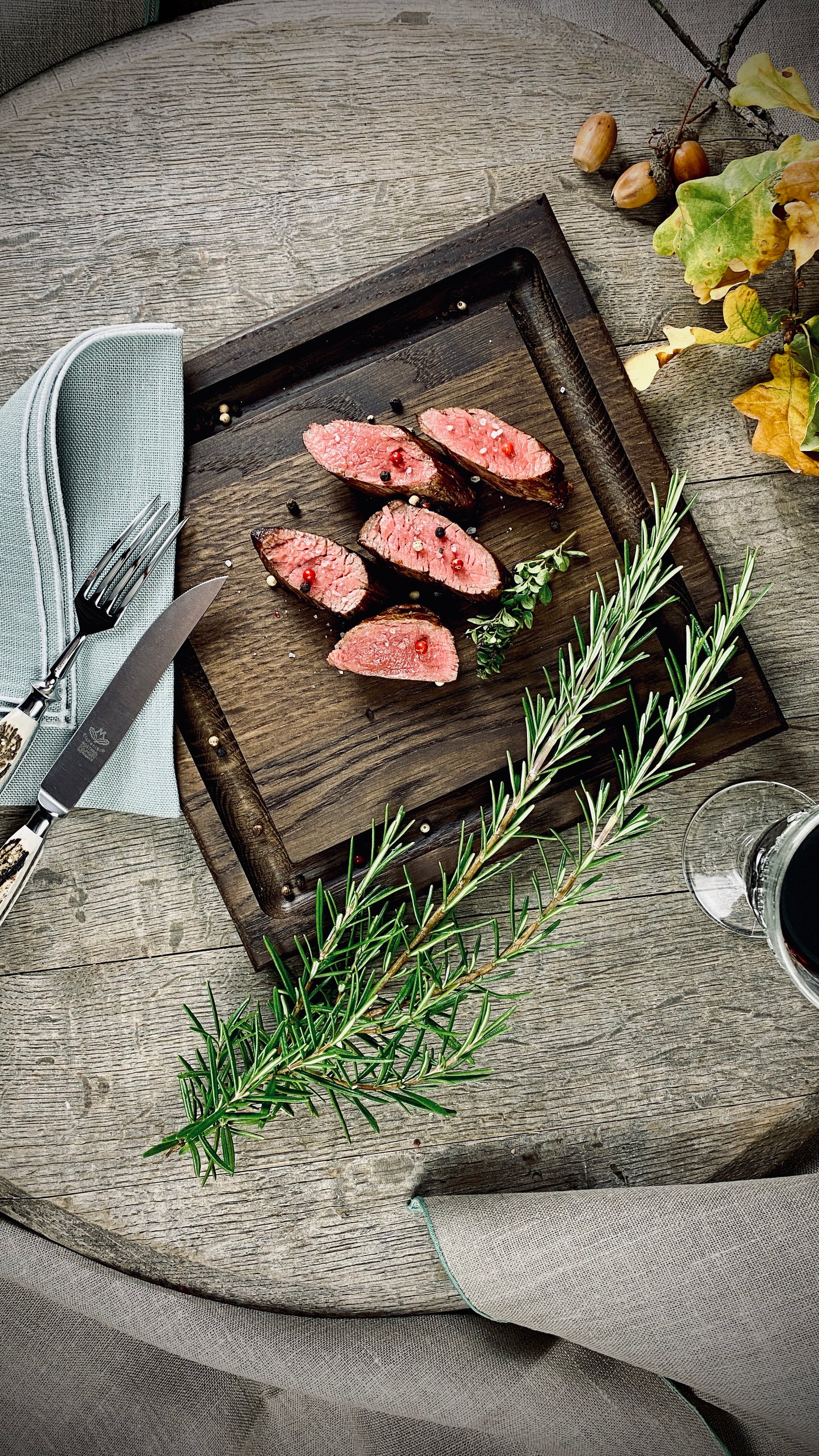 Geschenk-Set Steakbrett & Eichenlaub Steakbesteck mit echtem Hirschhorn