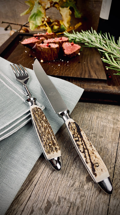 Geschenk-Set Steakbrett & Eichenlaub Steakbesteck mit echtem Hirschhorn