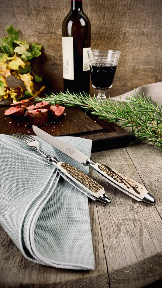 Geschenk-Set Steakbrett & Eichenlaub Steakbesteck mit echtem Hirschhorn