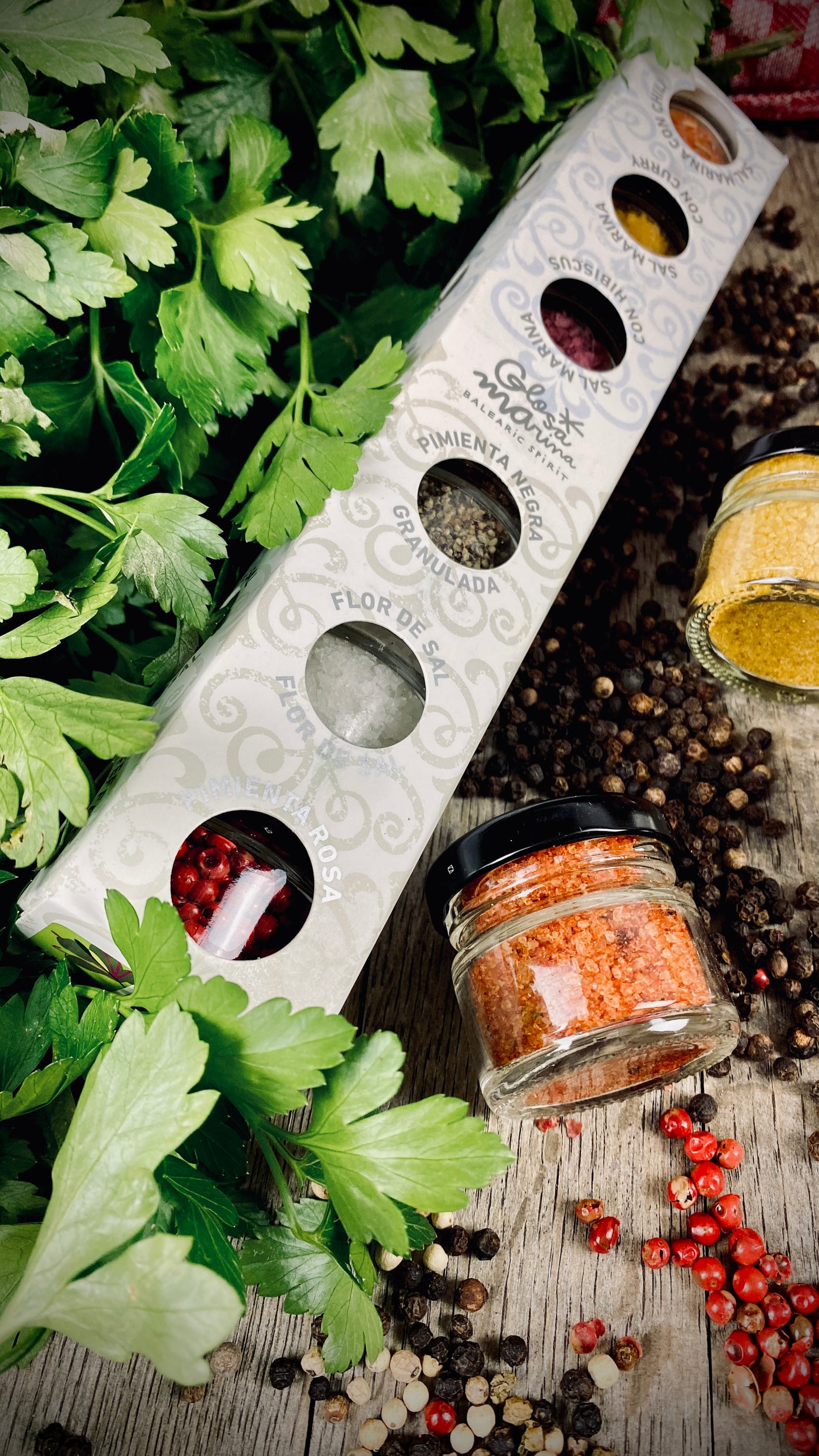 Geschenk-Set Pfeffermühle aus massiven Metall handmade mit 6 Gewürzen im Glas